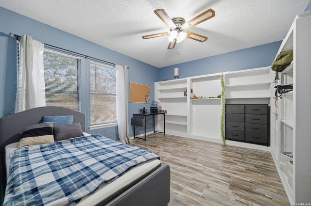 11173 Moonlit Park, San Antonio, TX 78249