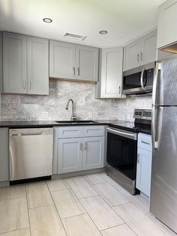165 Fanshaw D 165, Boca Raton, FL 33434
