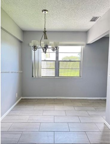 165 Fanshaw D 165, Boca Raton, FL 33434