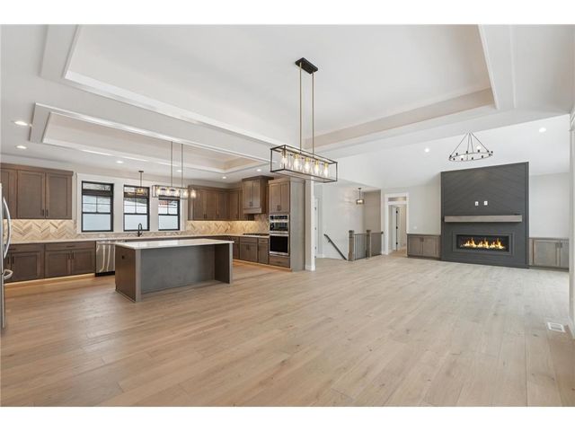 1198 60th St, Hudson, WI 54016