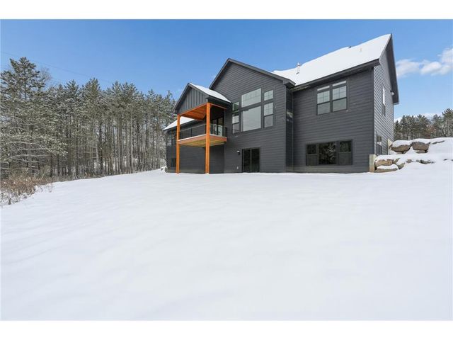 1198 60th St, Hudson, WI 54016