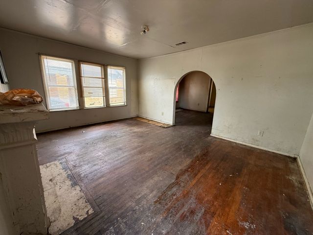2014 Berwick Avenue, Dallas, TX 75203