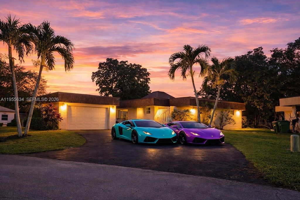 5700 White Hickory Cir, Tamarac, FL 33319