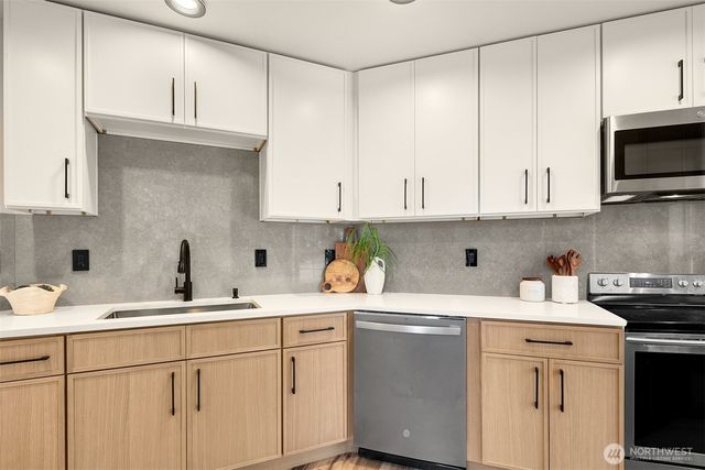 22057 SE 269th Place, Maple Valley, WA 98038