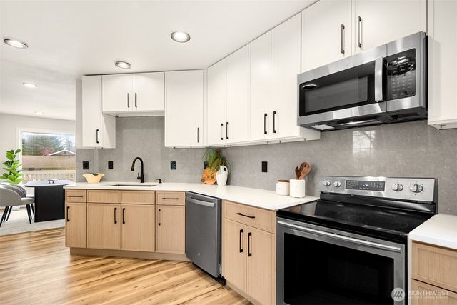 22057 SE 269th Place, Maple Valley, WA 98038