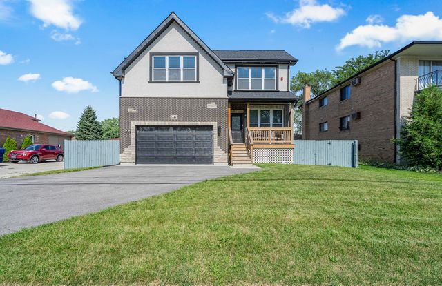 7727 S Roberts Road, Bridgeview, IL 60455