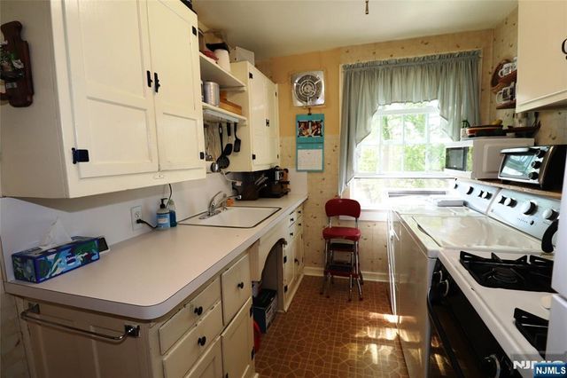 348 Plaza Road, Fair Lawn, NJ 07410