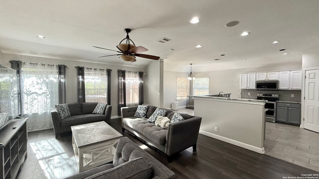 9402 Anderson, Converse, TX 78109