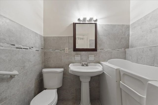 1233 UNION Street, New York City, NY 11225