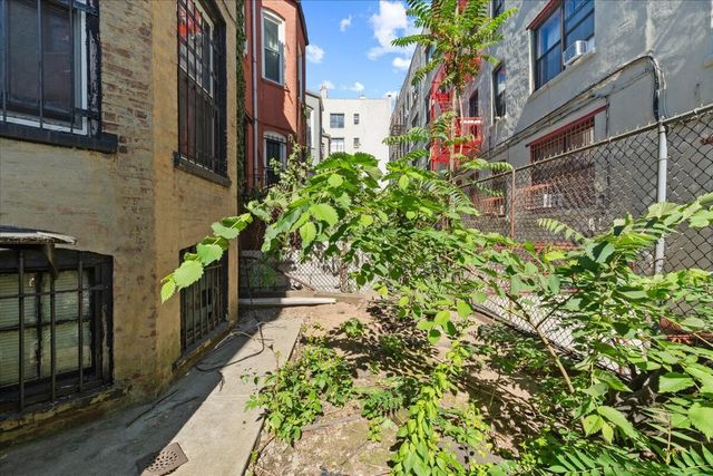 1233 UNION Street, New York City, NY 11225