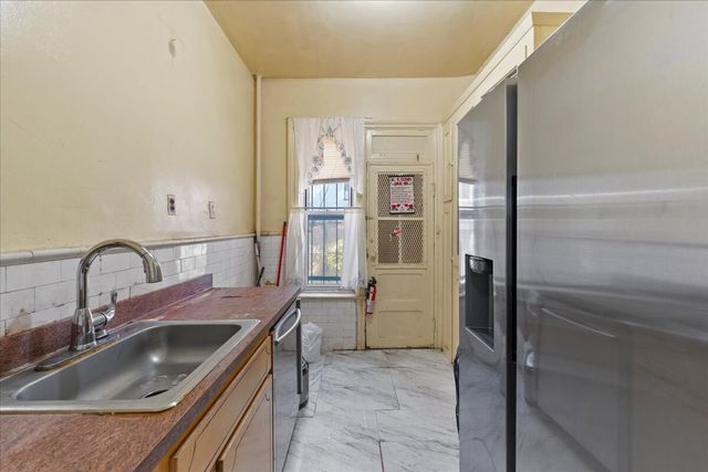1233 UNION Street, New York City, NY 11225