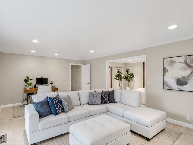 128 Capistrano Place, Los Gatos, CA 95032