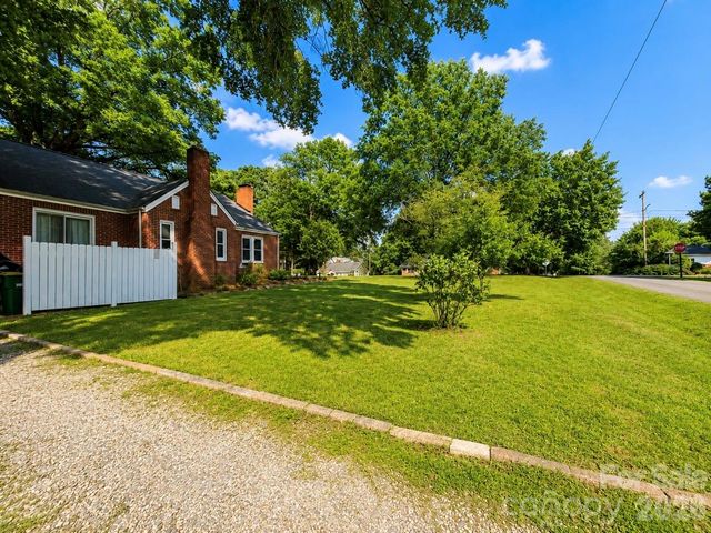 307 E 2nd Street, Oakboro, NC 28129