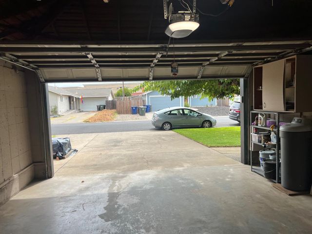 10621 Charbono Way, Rancho Cordova, CA 95670
