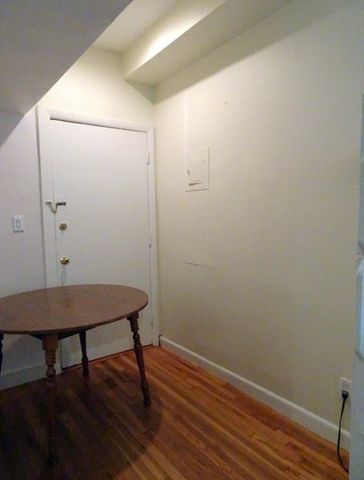 15 University 22, Brookline, MA 02445