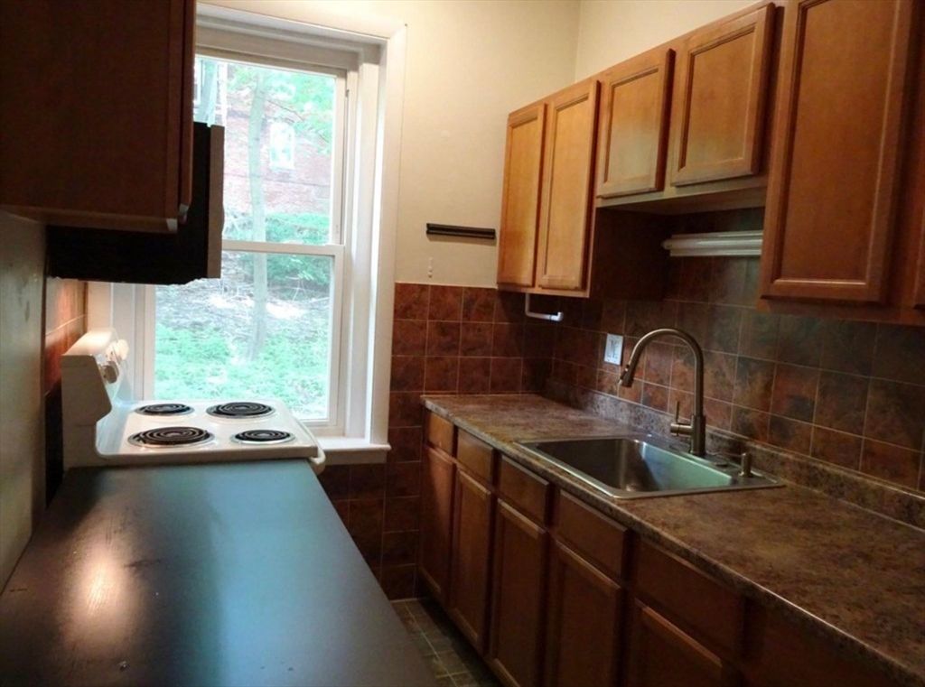 15 University 22, Brookline, MA 02445