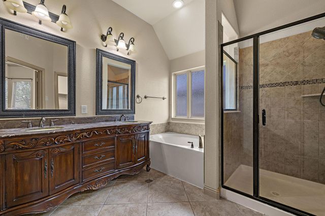 100 Rhinestone CV, Liberty Hill, TX 78642