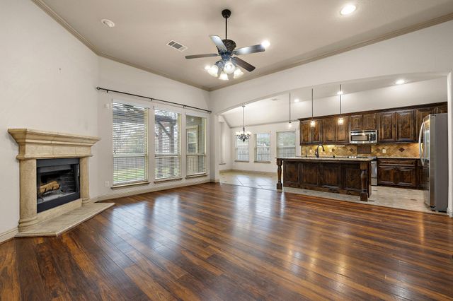 100 Rhinestone CV, Liberty Hill, TX 78642