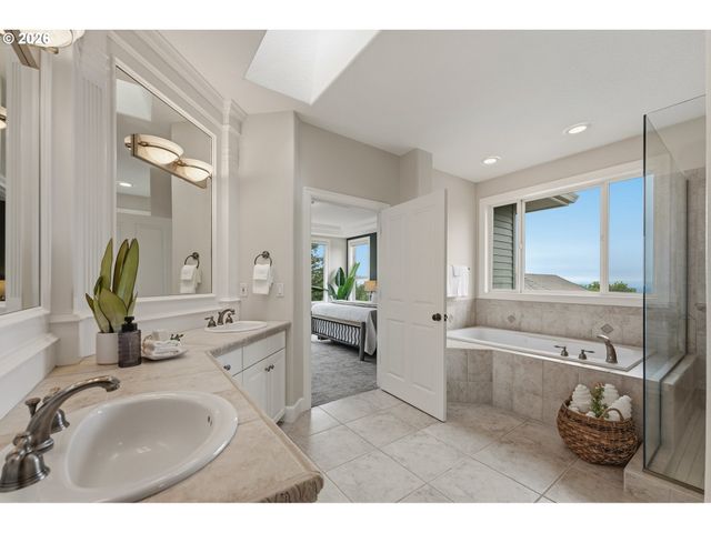 2760 Nw BIRKENDENE St, Portland, OR 97229