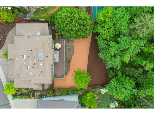 2760 Nw BIRKENDENE St, Portland, OR 97229