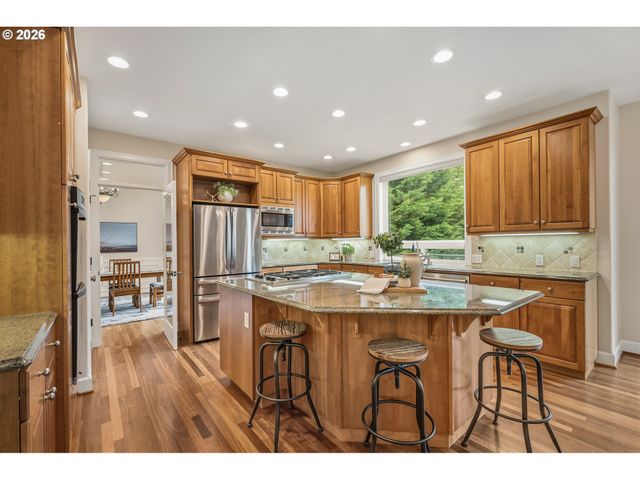 2760 Nw BIRKENDENE St, Portland, OR 97229