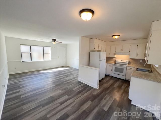 8524 Clear Meadow Lane, Charlotte, NC 28227