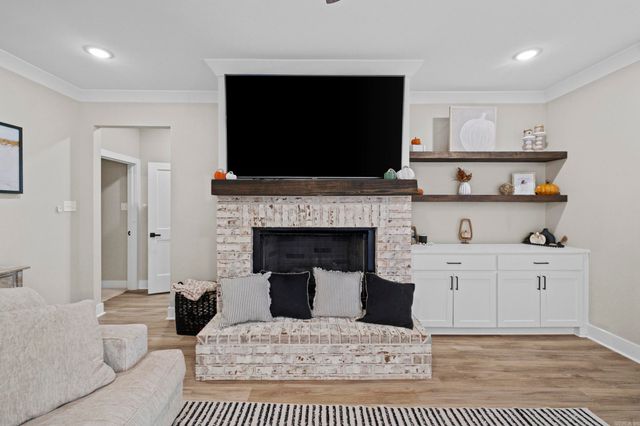 110 JB Ln, El Paso, AR 72045