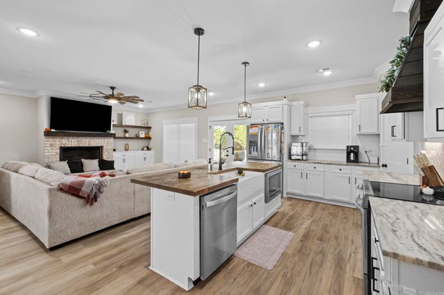 110 JB Ln, El Paso, AR 72045