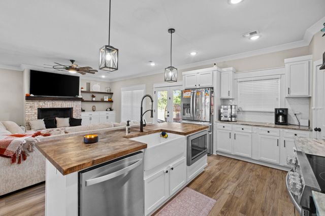 110 JB Ln, El Paso, AR 72045