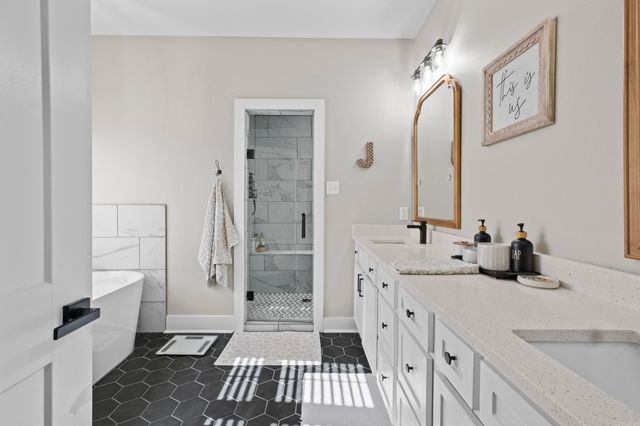 110 JB Ln, El Paso, AR 72045