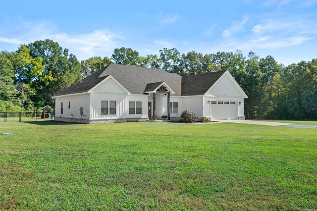 110 JB Ln, El Paso, AR 72045