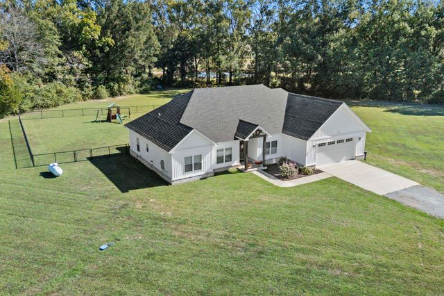 110 JB Ln, El Paso, AR 72045