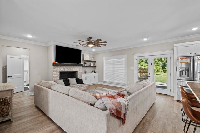 110 JB Ln, El Paso, AR 72045