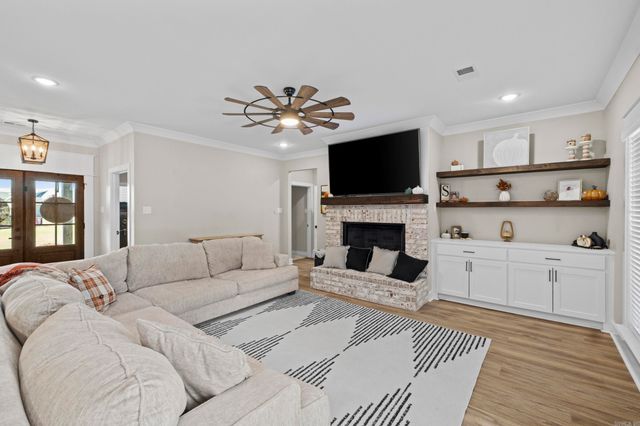 110 JB Ln, El Paso, AR 72045