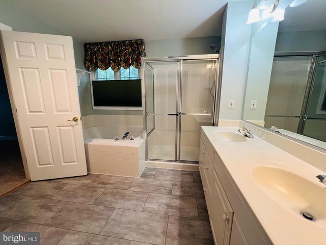 2022 MCNAMERA CT, Woodbridge, VA 22191
