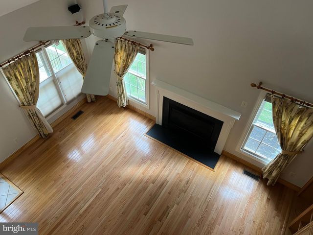 2022 MCNAMERA CT, Woodbridge, VA 22191