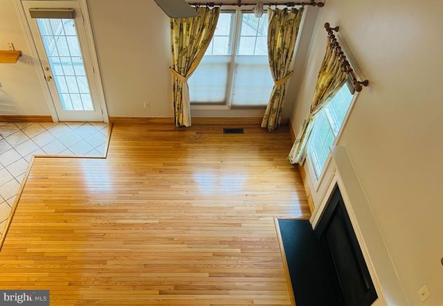 2022 MCNAMERA CT, Woodbridge, VA 22191