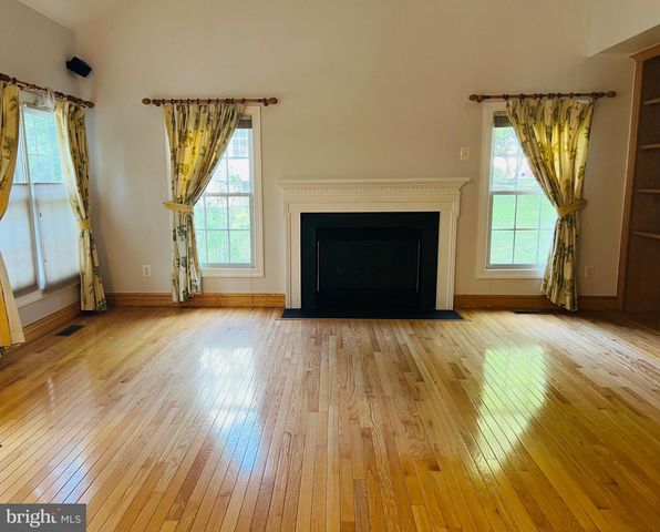 2022 MCNAMERA CT, Woodbridge, VA 22191