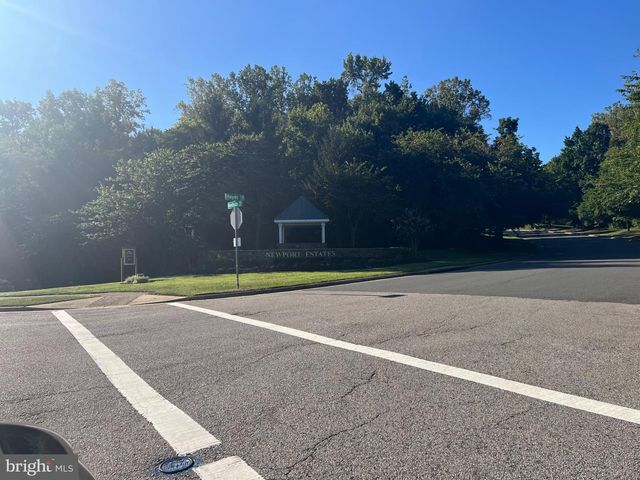 2022 MCNAMERA CT, Woodbridge, VA 22191