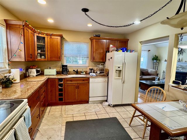 7 Juniper Lane, Pawling, NY 12564