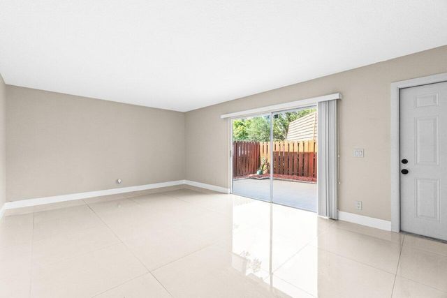 1825 San Juan Drive 16-C, Delray Beach, FL 33445