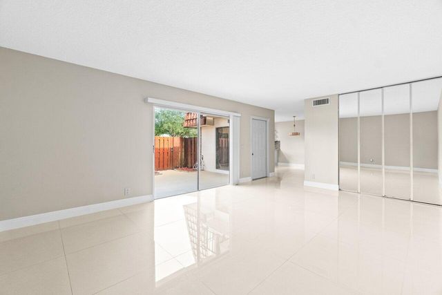 1825 San Juan Drive 16-C, Delray Beach, FL 33445