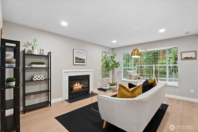 13514 NE 89th Court, Redmond, WA 98052