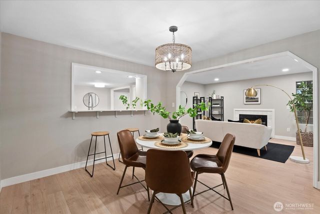 13514 NE 89th Court, Redmond, WA 98052