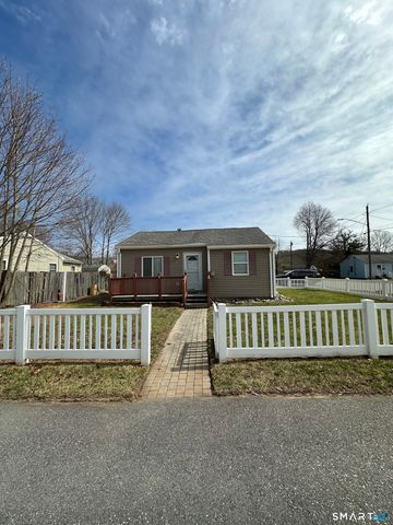 73 Midway Oval, Groton, CT 06340