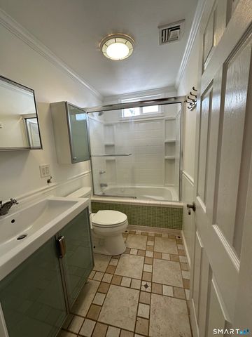 73 Midway Oval, Groton, CT 06340