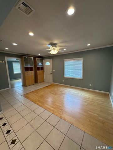 73 Midway Oval, Groton, CT 06340