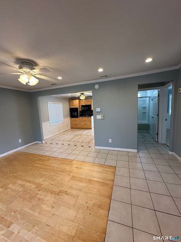 73 Midway Oval, Groton, CT 06340
