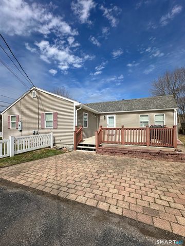 73 Midway Oval, Groton, CT 06340