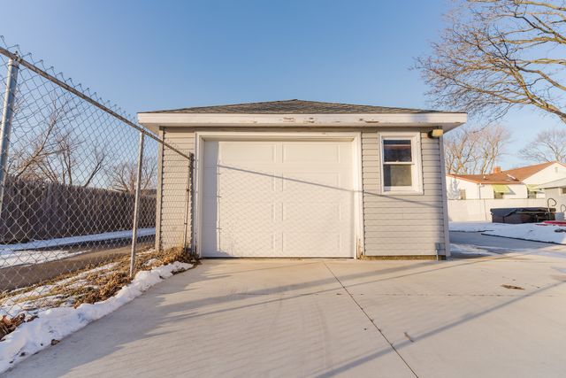 1035 8th Avenue, Belvidere, IL 61008